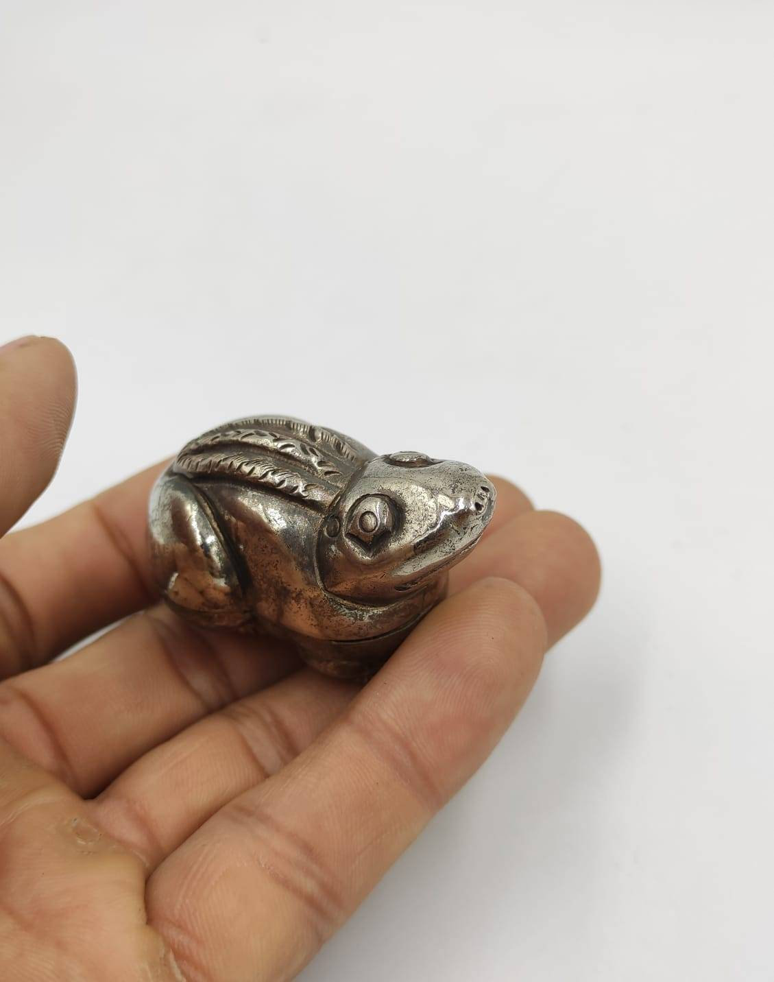 Old Silver Beautiful Handmade Frog Unique Vintage Box