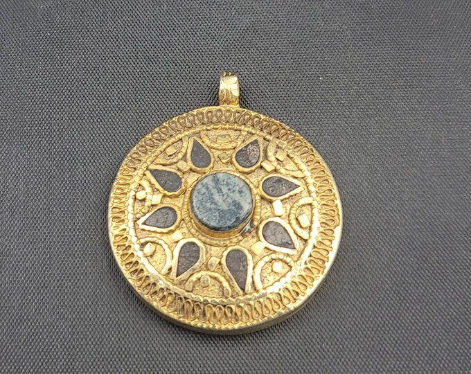 Gold Gulding Near Eastern Afghanistan Pendant With Natural Lapis Lazuli Stone