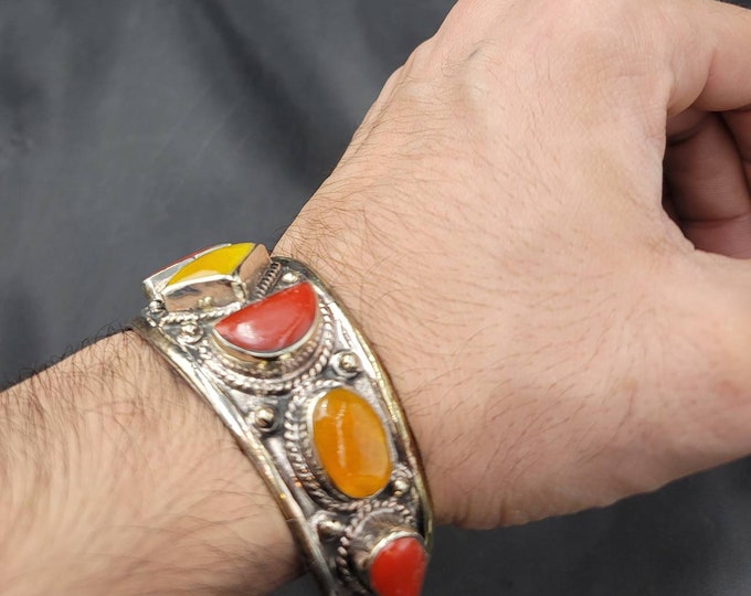 Vintage Near Eastern Silver Wonderful Bangle With Coral And Yellow Copal Stone