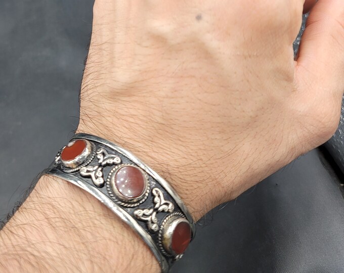Beautiful Vintage Silver Mid Century Near Eastern Bangle / Bracelet With Natural Agate Stone
