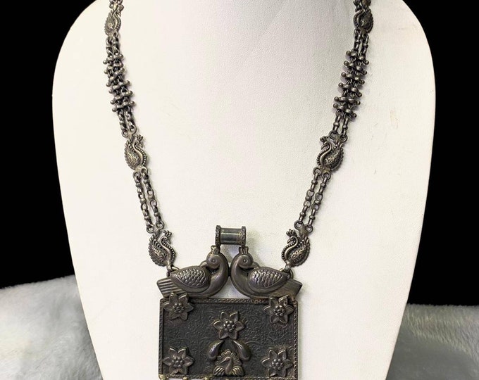 Vintage Silver Nepalese Tibeten Design Beautiful Bird Necklace