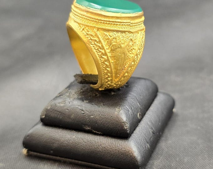 Unique Design Vintage 20k Gold Over Silver Beautiful Near Eastern Big Old Ring With Agate Stone