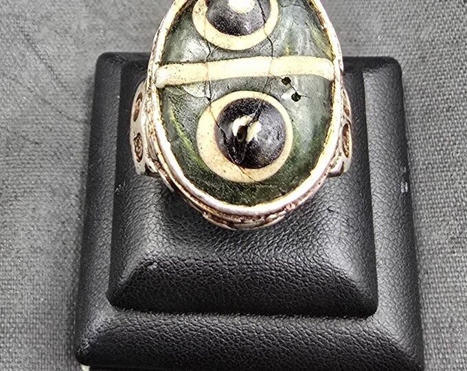 Near Eastern Antique Old Silver Ring With Unique Ancient Gabree 2 Eyes Amulet Protection
