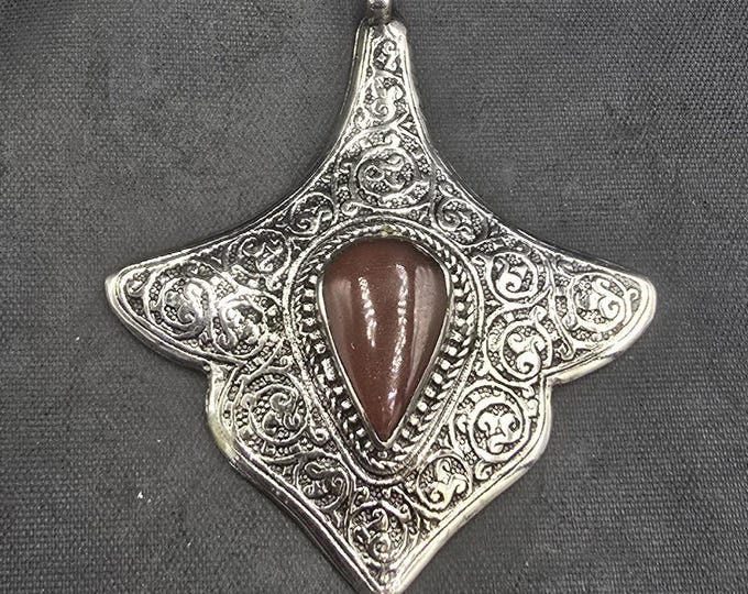 Beautiful Vintage Soild Silver Lovely Afghanistan Pendant With Natural Agate Stone