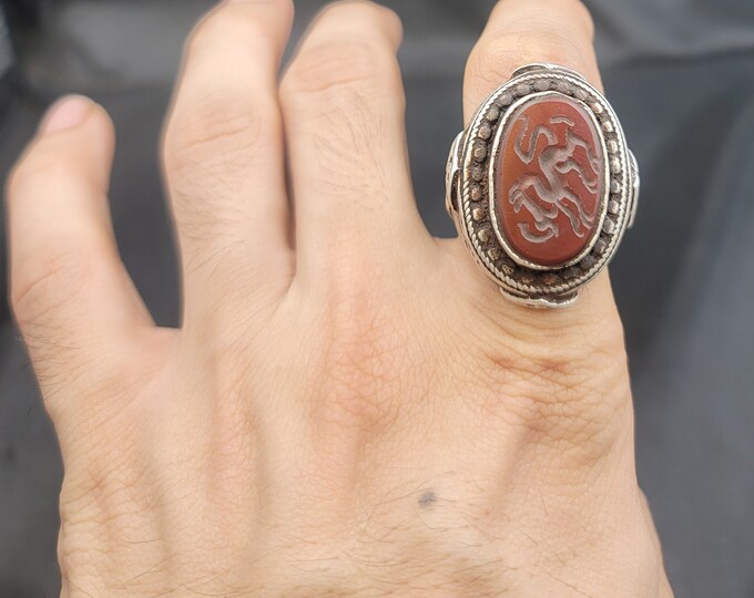 Ancient Agate Stone Greek Loin Intaglio Near Eastern Silver Ring