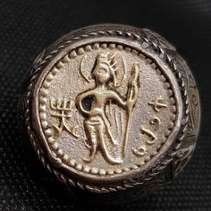 Ancient Old Silver Rare Unique Ring With King Susan Empire Antique Silver Coin