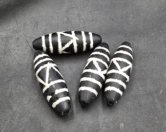 Ancient Indo Tibetan Black Agate Prayer Beads with White Lines (4 Pcs, 40mm)