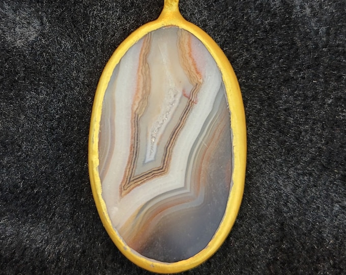 Vintage Gold Gulding Pendant With Ancient Banded Agate Stone