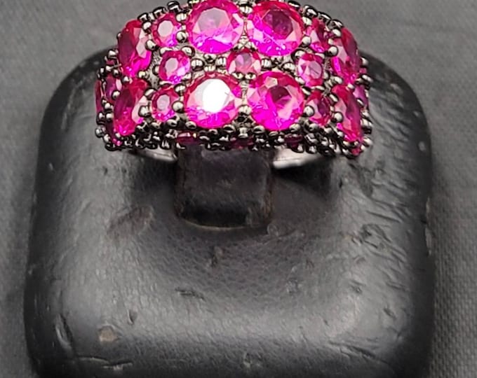 Beautiful Natural Red Ruby Gemstone Vintage Victorian Sterling Silver Ring