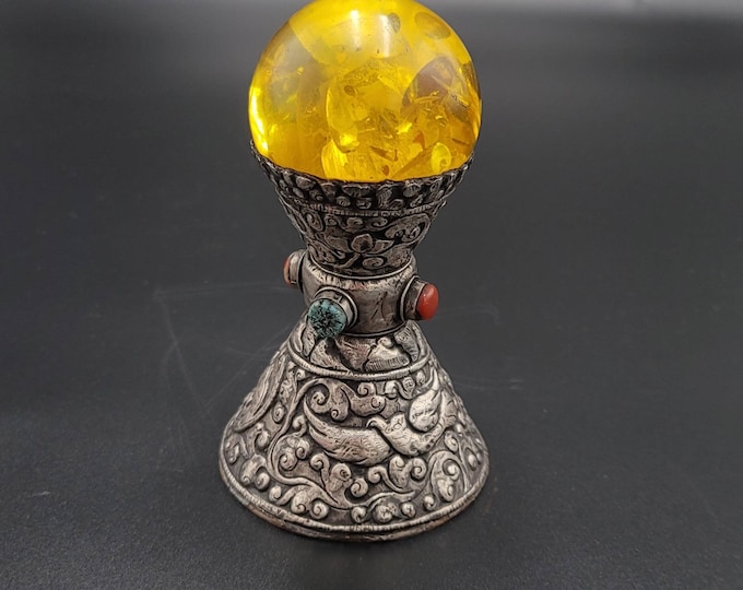 Tibeten Unique Silver Handicraft Beautiful Seal Stamp With Natural Yellow Copal Gemstone Early 18th Century