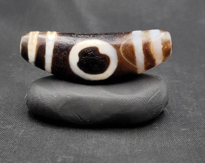 Very Unique 12s B.C.E Ancient Agate Stone Tibetan Dzi Eyes Rare Bead Pendant
