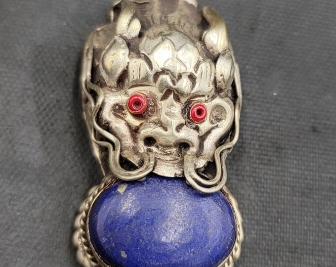 Beautiful Unique Vintage Tibetan Silver Handmade Drogon With Lapis Lazuli Stone