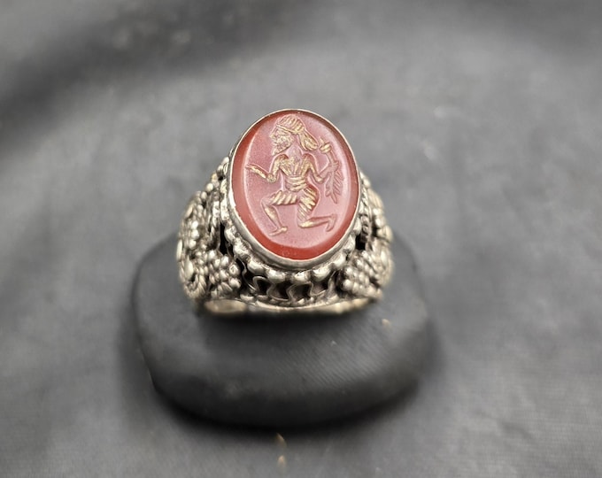 Amizing Antique Silver Unique Ring With Agate Stone Greek King Intaglio Carved