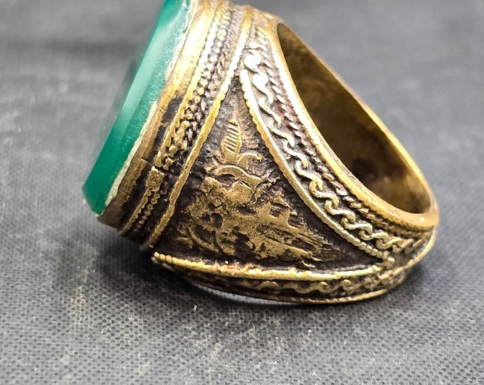 Vintage Beautiful Near Eastern Gold Gulding Ring With Natural Agate Stone