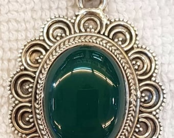 Vintage Sterling Silver Green Agate Pendant: Handmade Stone Jewelry