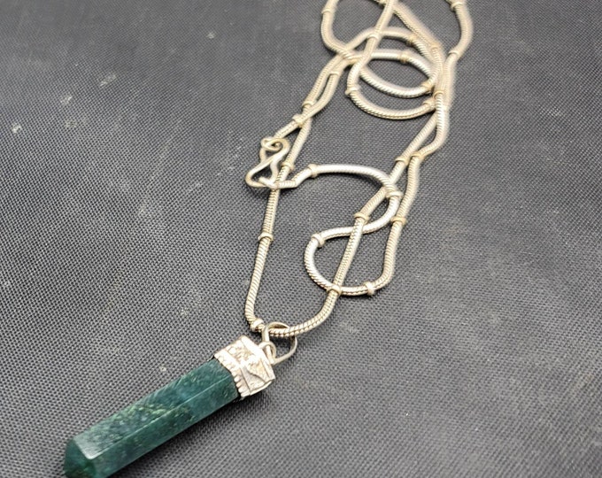 Natural High Grade Quality Green Agate Gemstone Pendant With Silver Chain