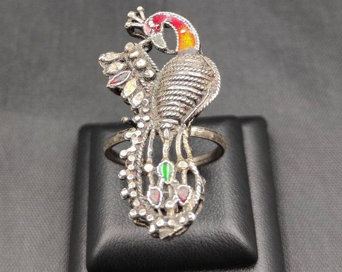 Very Unique Beautiful PeeCock Mughal Empire Silver Ring With Green Emerald Stone
