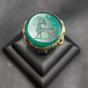 Near Eastern Vintage Gold Plated Old RING With Green Agate Stone Deer Intaglio