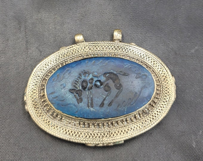 Beautiful Vintage Silver Pendant With Lapis Lazuli Stone Loin Intaglio Amulet Pendant