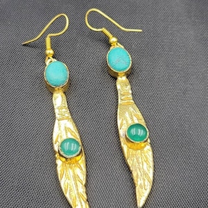 Gold Gulding Near Eastern Earrings With Natural Green Agate And Turquoise Stone