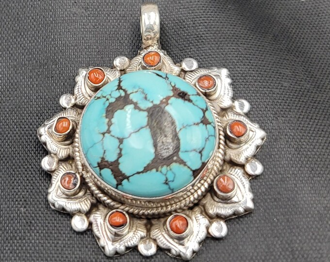 Native American Beautiful Natural Turquoise Stone Sterling Silver Vintage Pendant