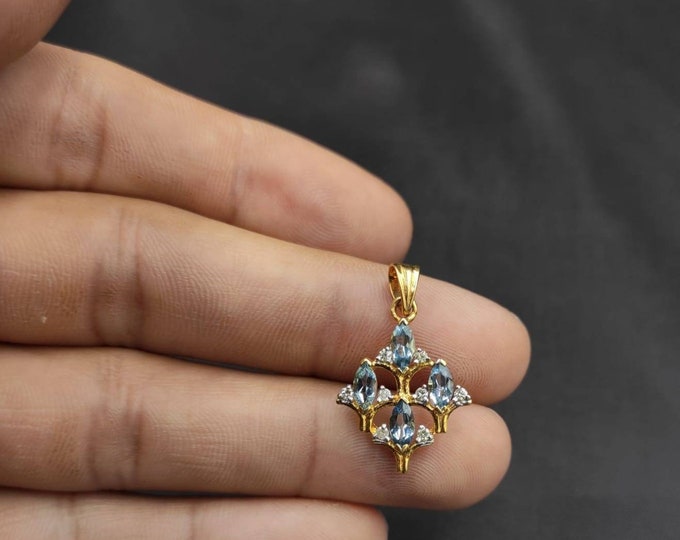 20k Gold Beautiful High Quality Aquamarine & Real Daimond Gemstones Pendant