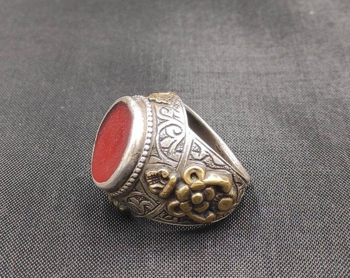 Wonderful Unique Design Antique Silver Ring With Agate Stone Gold Plated Symbol