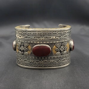 Vintage Old Silver Mid Century Silver Bangle With Agate Stone