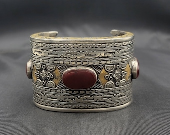 Vintage Old Silver Mid Century Silver Bangle With Agate Stone