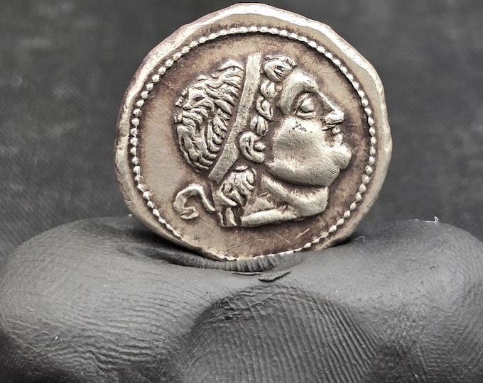 Antique Cicra Greek Roman Empire 3rd-4th Century Silver Soild Coin Antique Silver Coin