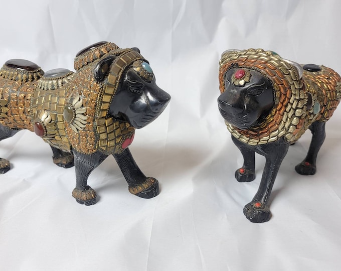 Beautiful Vintage Medaval Himalaya Brass 1 Pair Loin With Natural Gemstone Art Deco