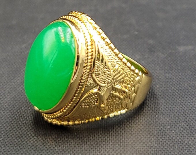 Beautiful Vintage Gold on Silver Ring With Natural Green Jade Stone