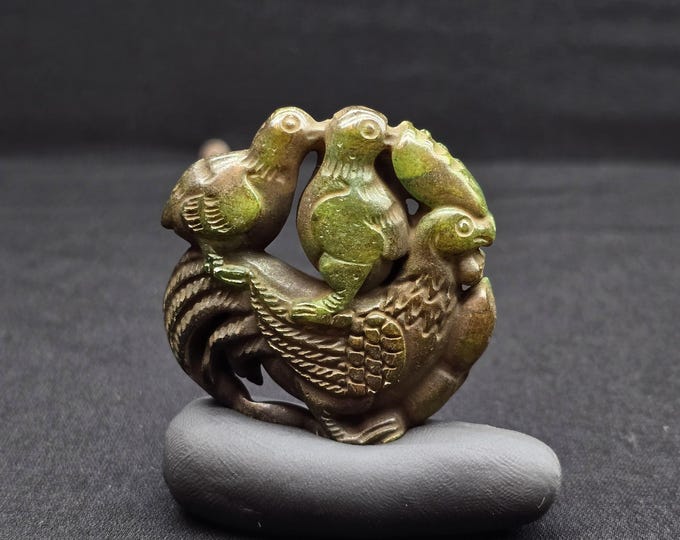 Antique Green Jade Stone Chine Ming Bird And Babies Figure Carved Beads Pendant Amulet