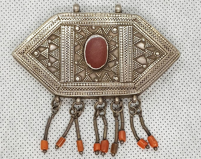 Very Unique And Rare Mughal Empire King Use Pendant With Red Agate Stone