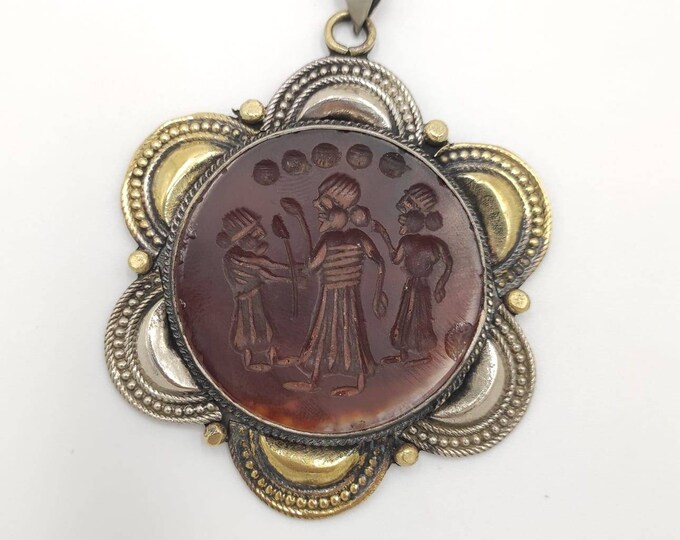 Ancient Roman Empire King And Worries Intaglio Old Vintage Silver Pendant