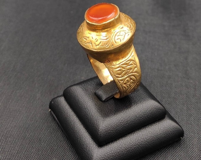 Medival Gold Gulding Mughal Empire Wonderful Unique Shape Ring With Ancient Agate Stone