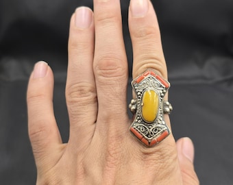 Amizing Vintage Design Silver Tibeten Ring With Natural Coral Gemstone