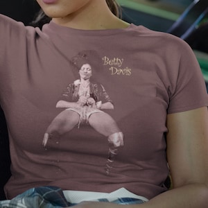 Band t-shirts, Women’s Graphic Tees, Betty Davis Funk T Shirt, Vintage Glamour, Black Singers Tee, 70's Soul Band Music Artist Tee