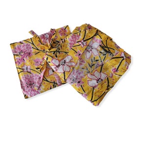 Vestido de vestir Kalima "Saffron Kisses Rose" Estampado de manos con colores de plantas, marca Kalima- Diseño de la India bávara