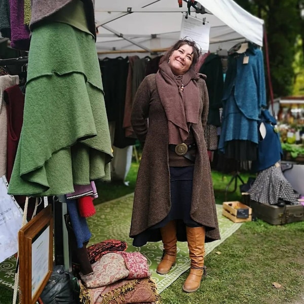 Kalima Woll- Rock "Freya", asymmetrisch aus 100% Schurwolle mit Jersey-Bund. In vielen Farben erhältlich