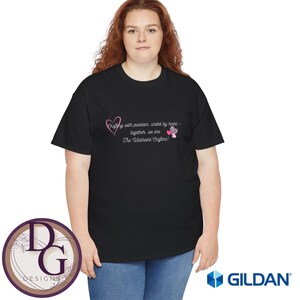 Heartfelt Unity Unisex T-shirt - Perfekt för par, vänner, kärleksfiranden, passionerade sammankomster, present till nära och kära