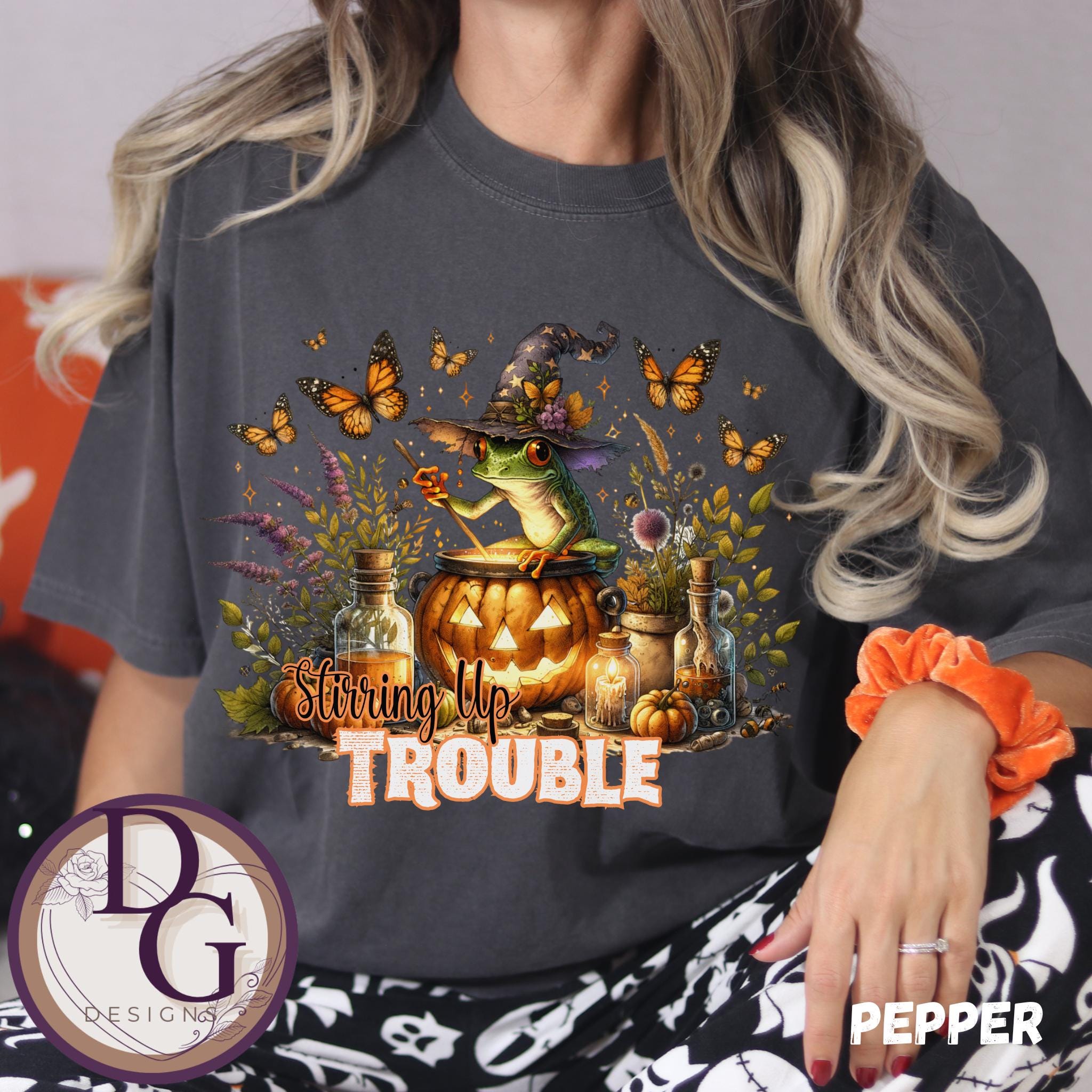 Funny Western Halloween Frog Pumpkin Unisex T-shirt, Casual Humor