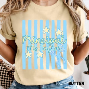 Camiseta personalizada para director/a, camiseta para administrador/a escolar, camiseta con el nombre del director/a personalizado, regalo para director/a, camiseta para profesor/a para la vuelta al cole.
