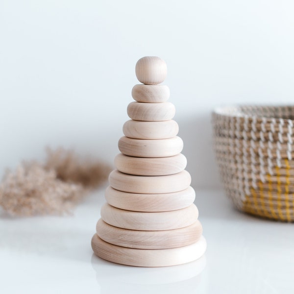 Houten stapelpiramide, Natuurlijk berkenhout, Houten Stuk speelgoed, Houten het stapelen stuk speelgoed, Ring stapelaar, Montessori stuk speelgoed, Organisch stuk speelgoed, De gift van de baby
