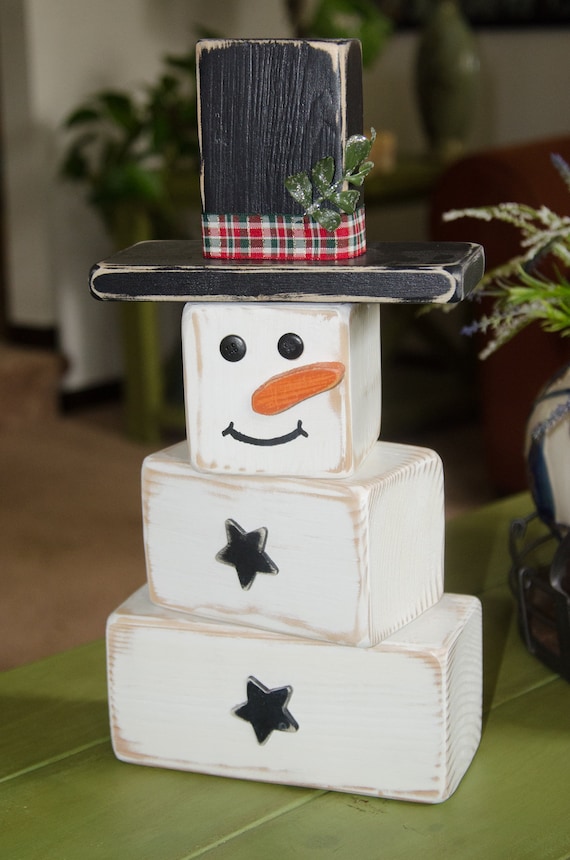 Farmhouse Christmas Snowman Decor: Rustic Wooden Blocks