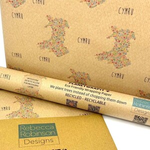 Papier cadeau floral pour carte du pays de Galles papur lapio | Conception Cymru | Rebecca Robinson Papier kraft 100 % recyclé de qualité 90 g, feuille de 1 m