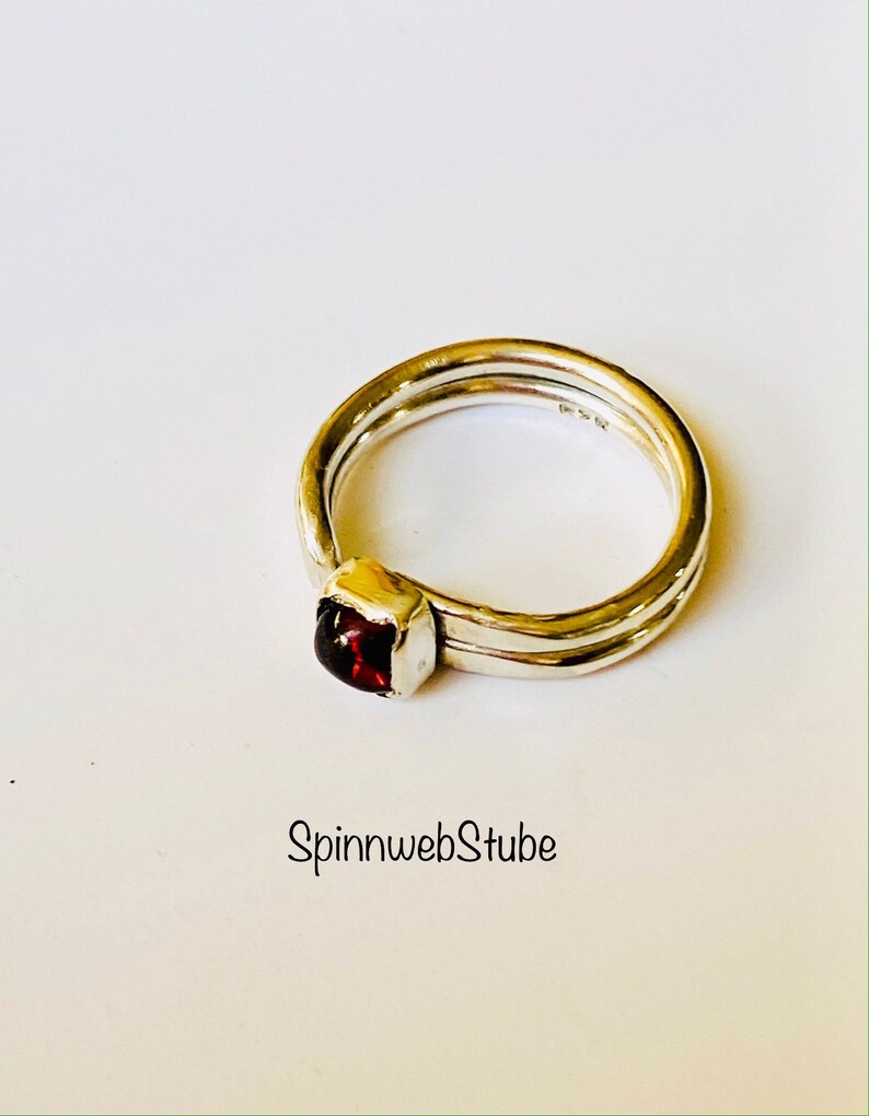 Open silver ring Square garnet
