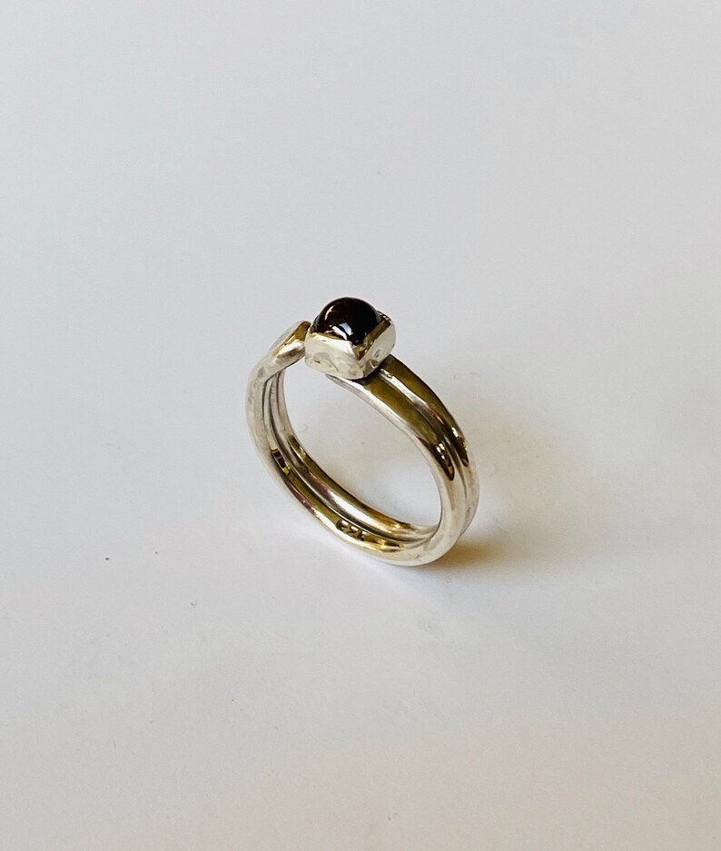 Open silver ring Square garnet