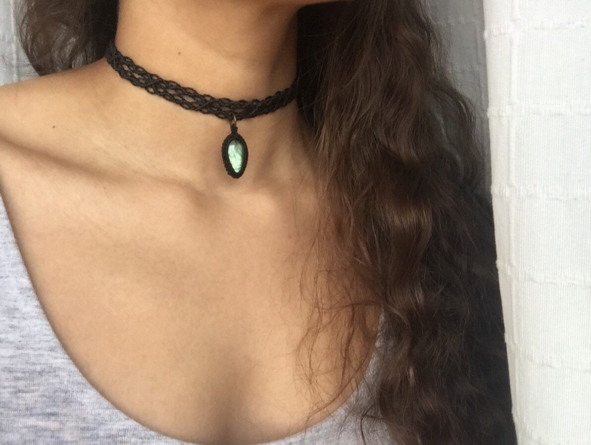 DAINTY labradorite choker, choker necklace labradorite, macrame choker, labradorite iridescent choker, custom choker