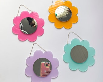 Dainty Flower Mirror, Retro Daisy Wall Mirror